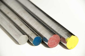 監控桿的日常維護建議?